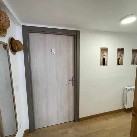 Chalet Oak Palace Oakplacescom